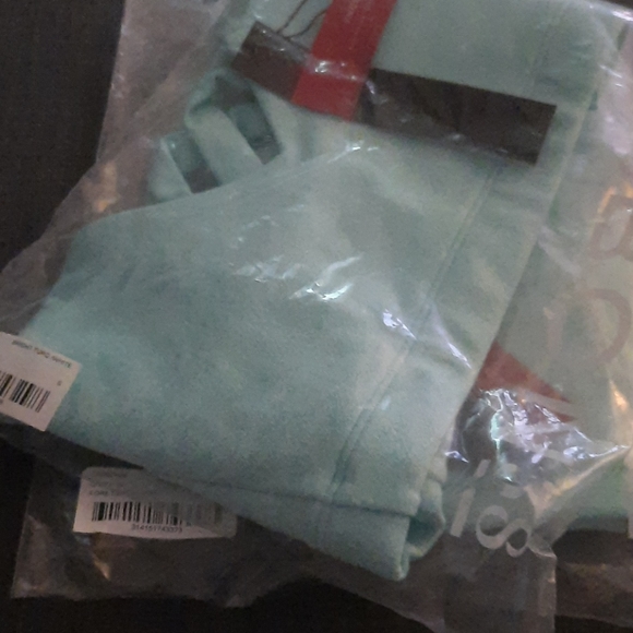 Brand NEW with tags from Carbon38 - Picture 8 of 8